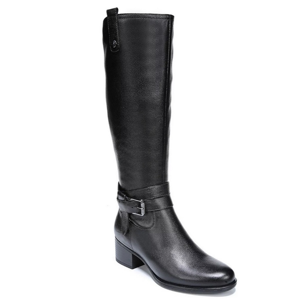Naturalizer Kim leather boot. New with tags.